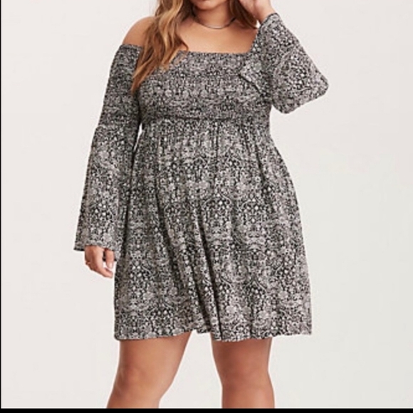 Torrid off shoulder dress - Picture 1 of 3